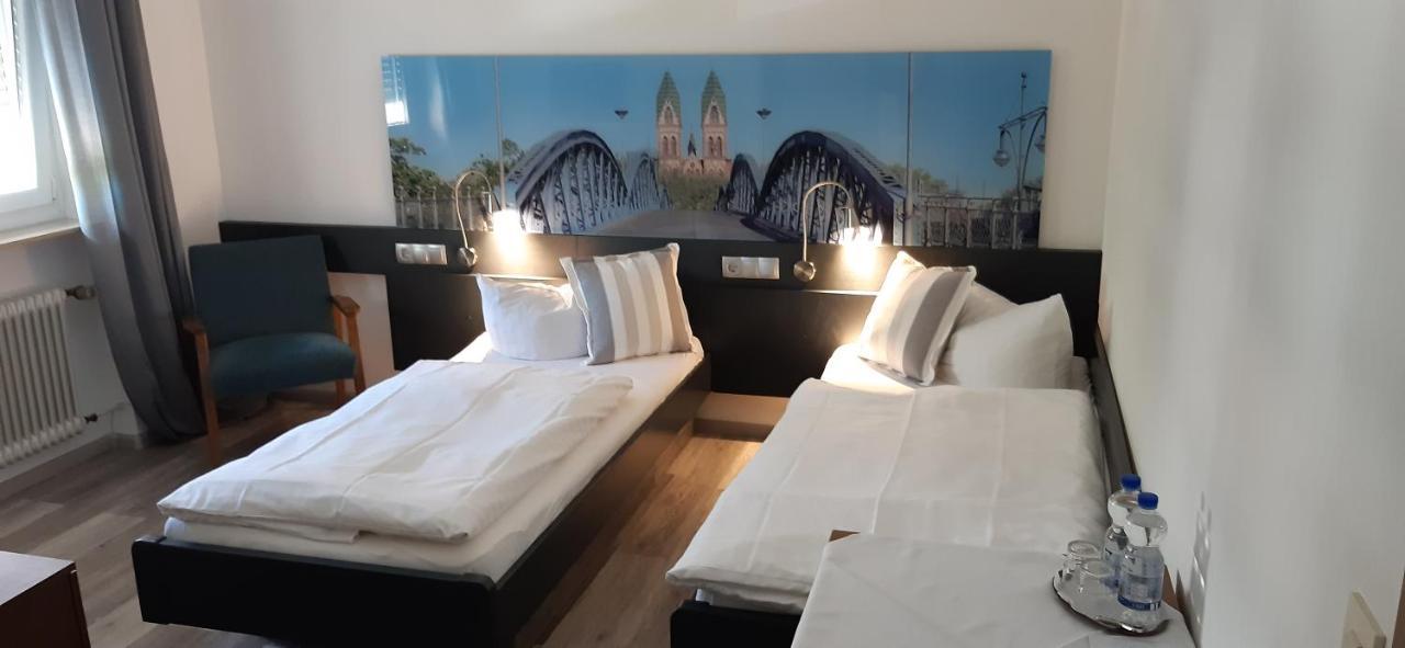 Hotel Baeren Garni Friburgo in Brisgovia Esterno foto